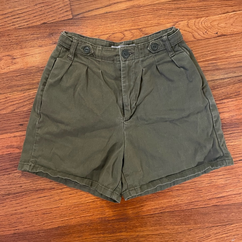 ASOS - 0 - Vintage - 90’s - 00’s - Y2K - olive - high waist short - trendy